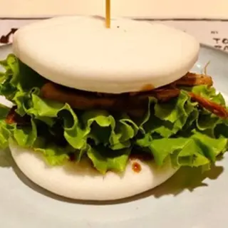 B01 Pork bao