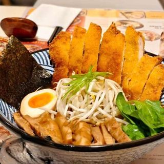 R2 Fried chicken ramen