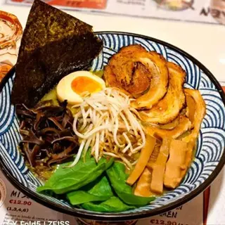 R7 Pesto ramen