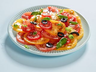 Insalata di pomodoro e basilico