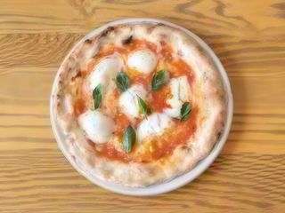 Mozzarella di bufala e basilico