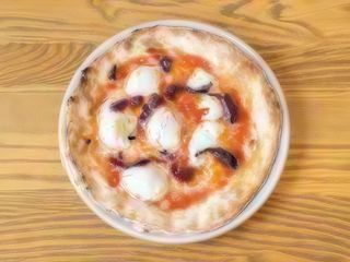 Mozzarella di bufala e cipolla rossa caramellata