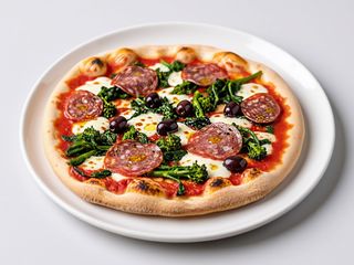 Diavola con scamorza, friarielli e olive nere