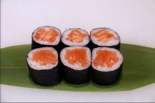 H01 Hosomaki al salmone - 6 pezzi