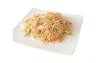 Spaghetti di riso con verdure