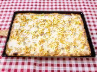 Pizza farcita in teglia