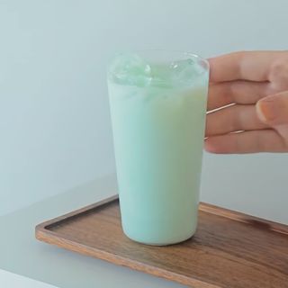 薄荷奶茶tè latte al menta