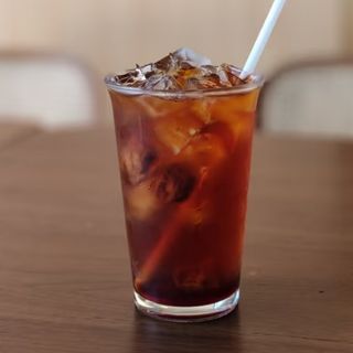 话梅气泡冰美式Americano soda alla prugna