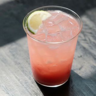 草莓气泡水soda al fragola