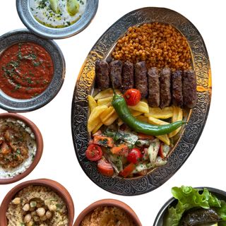 Piatto kofte, polpette di carne