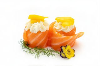 108. Gunkan mango 2 pezzi