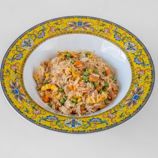 P2. Riso saltato con uova, carne di manzo ,cipolla, carota