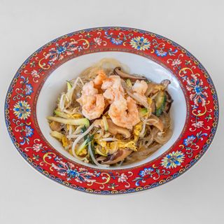 P6. spaghetti di soia con uova , carne di maiale, funghi shiitake, germogli di soia e zucchine