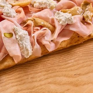 1/4 Mortadella, porcini e ricotta