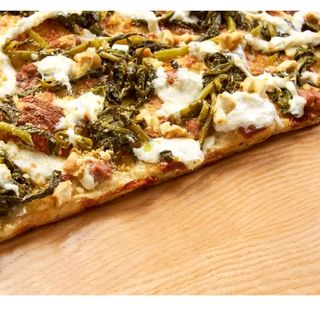 Salsiccia, Friarielli, Stracciatella e Taralli