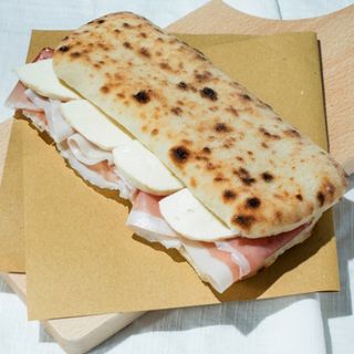 Saltimbocca prosciutto crudo, provola