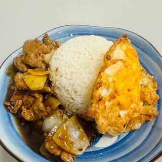 35 Riso Gaifan con manzo al pepe nero