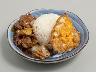 35 Riso Gaifan con manzo al pepe nero