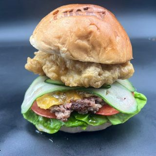 1.LUCKY BURGER