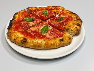 Pizza fritta e forno margherita 