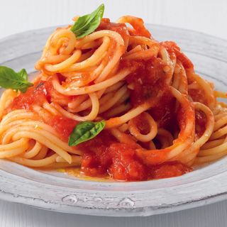 Spaghettoni Pomodoro e Basilico