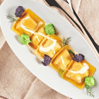 Scrigno di scampi con burro chiarificato e prezzemolo