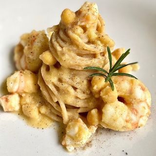 tagliolino con mazzancolle e crema di ceci