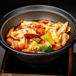 Scodella di fuoco con verze