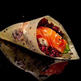 Temaki mame black salmon
