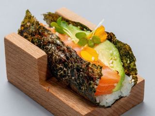 Temakizushi salmon 1 pezzo