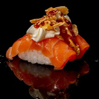 Nigiri salmon mandorle 2 pezzi