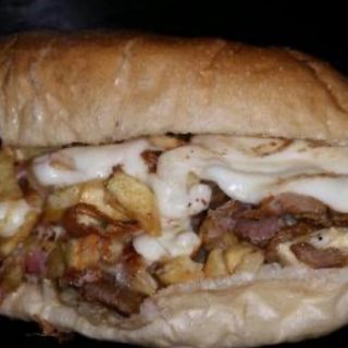 Panino con kebab provola e patatine 