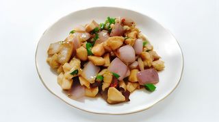 45.Pollo con cipolle