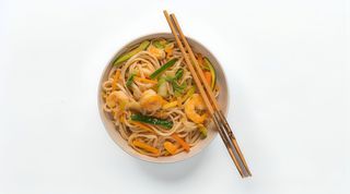 20.Spaghetti di grano con verdure e uovo