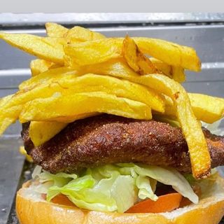 Panino cotoletta di pollo patatine fritte