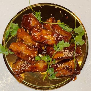 102. Costine brasate