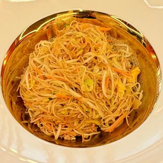 150. Spaghetti di riso con carne