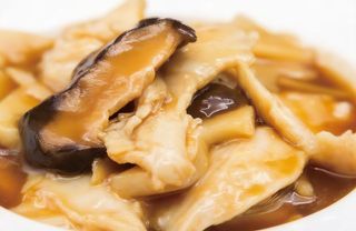 278Pollo bambù e funghi