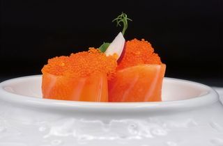 331Gunkan flower tobiko sake