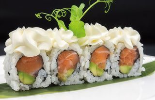 384Philadelphia sake roll