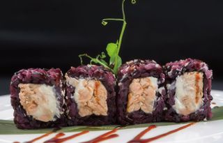 411Black salmon cotto roll