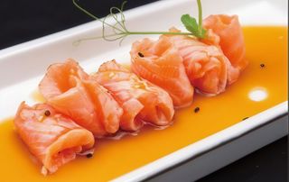429Carpaccio salmone scottato