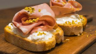 Bruschetta pistacchiotte