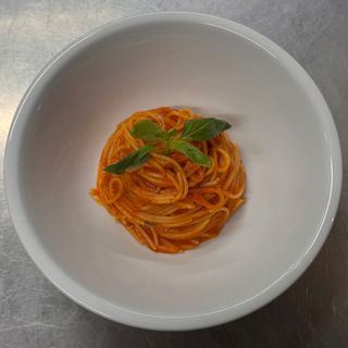 Spaghetti al nostro pomodoro e basilico