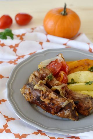 Costine di maiale al forno con contorno