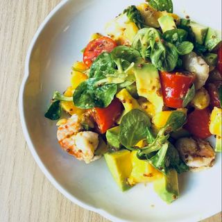 Insalata mango e avvocato con gamberi 芒果虾仁沙拉 