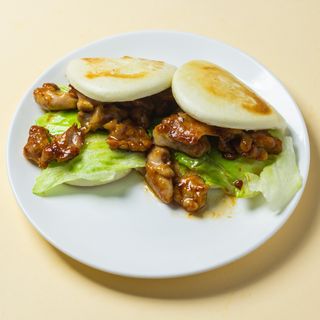 Bao con al pollo grigliato (2 pz) 鸡肉夹包