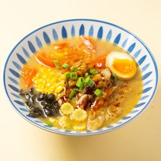 Ramen con fettine di manzo e pomodoro 番茄肥牛拉面