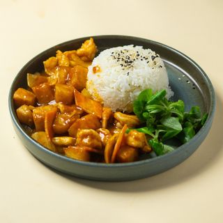 Riso con gamberi al curry rosso 红咖喱虾盖饭