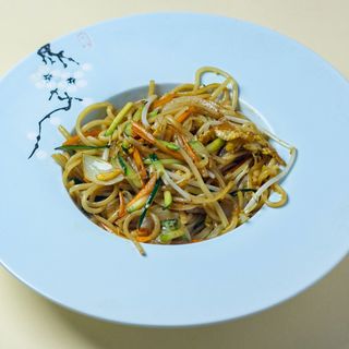 Ramen saltati con verdure 蔬菜炒拉面